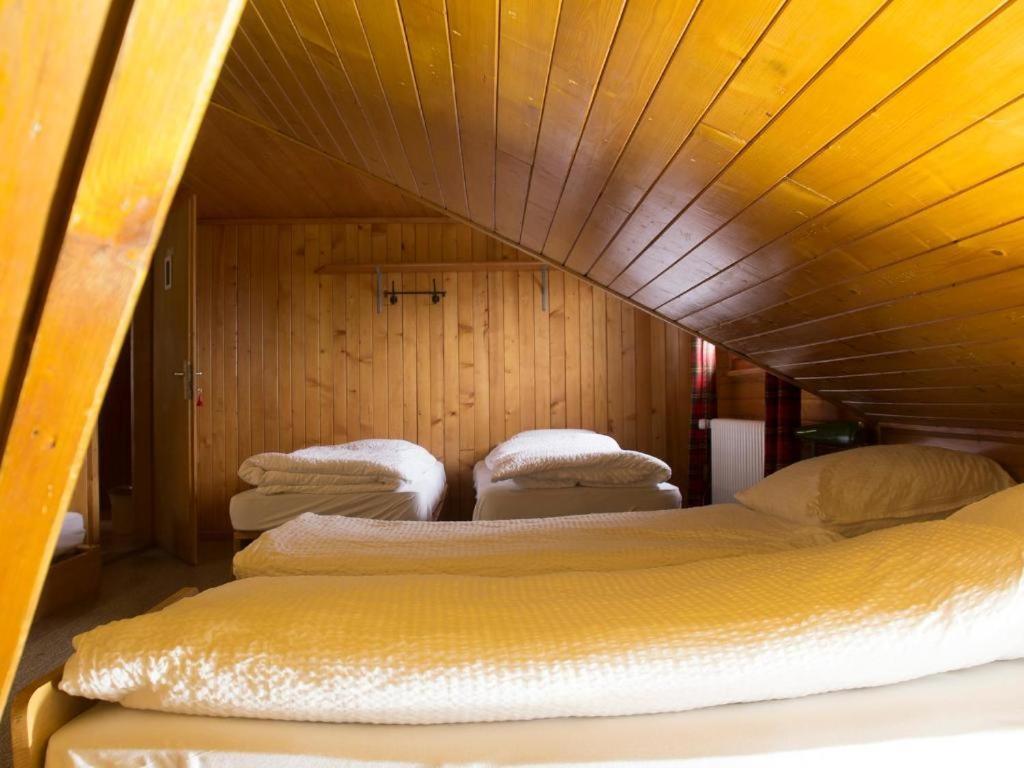 Refuge De Plan-Francey Hotel Moleson Exterior photo